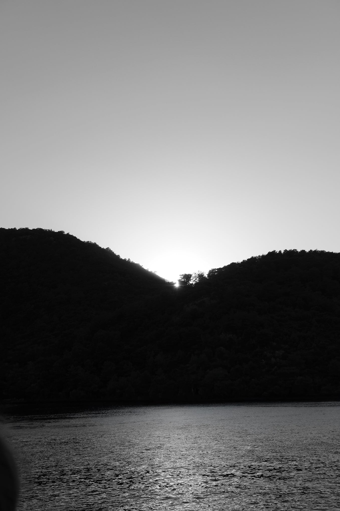 OYSTER SHELL AMULET .05 NAPPA LEATHER PENDANT - SEA FOAM BLUE