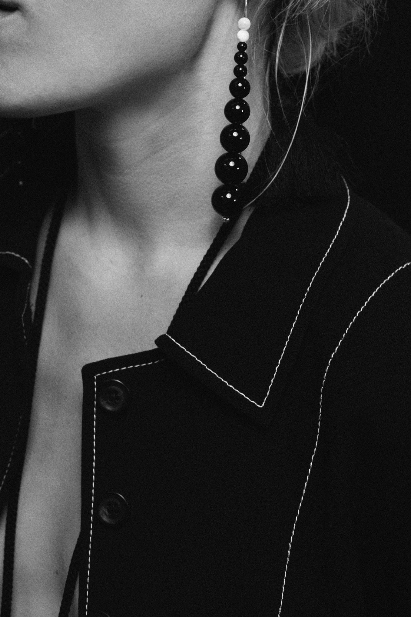 TOTEM HOOK EARRINGS IN ONYX & MOTHER OF PEARL