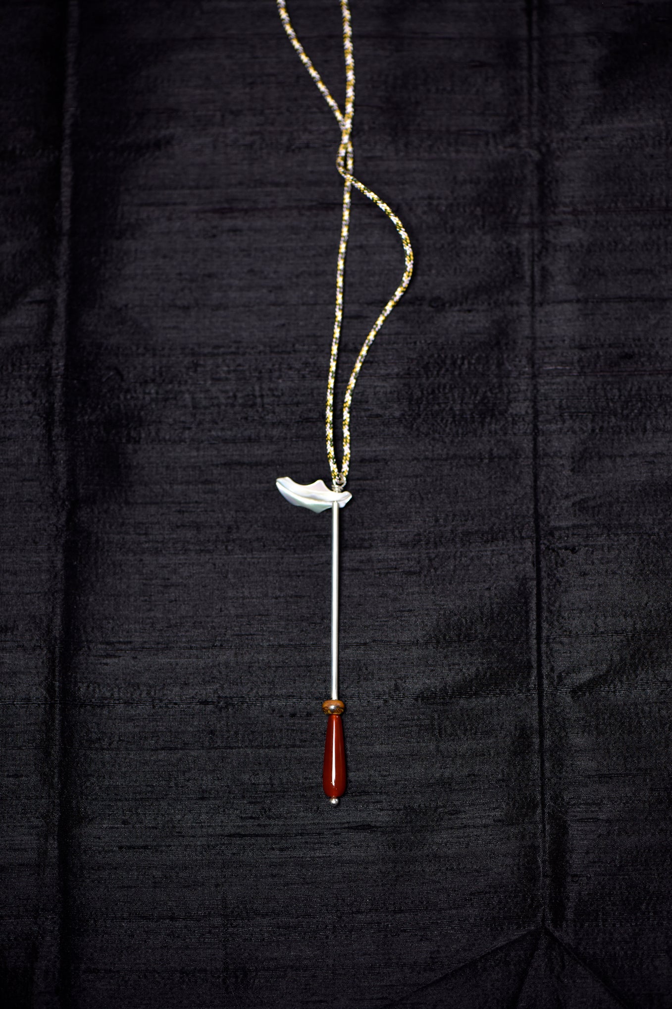 TOTEM PENDANT .04 IN CARNELIAN