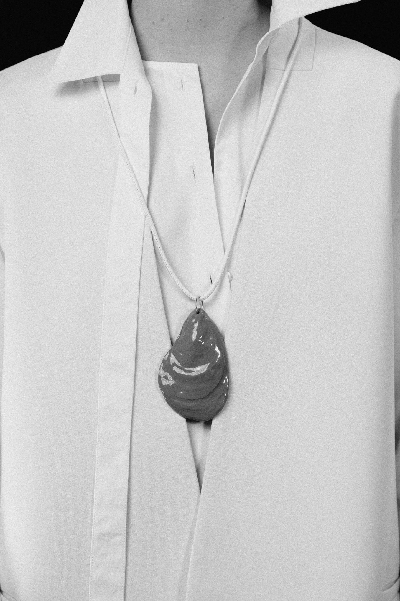OYSTER SHELL AMULET .05 LEATHER PENDANT - SAND