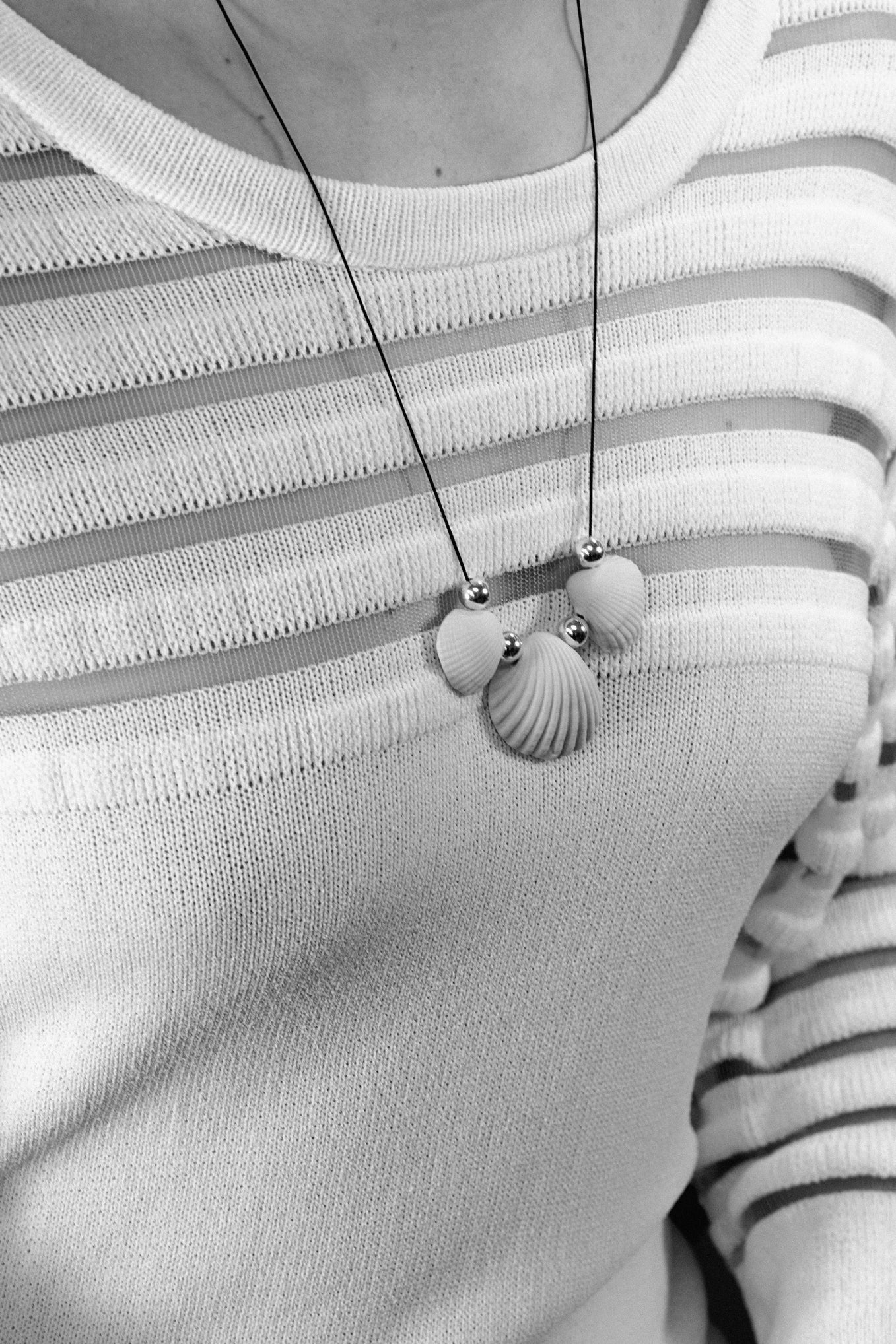 THREE SHELLS AMULET PENDANT NECKLACE