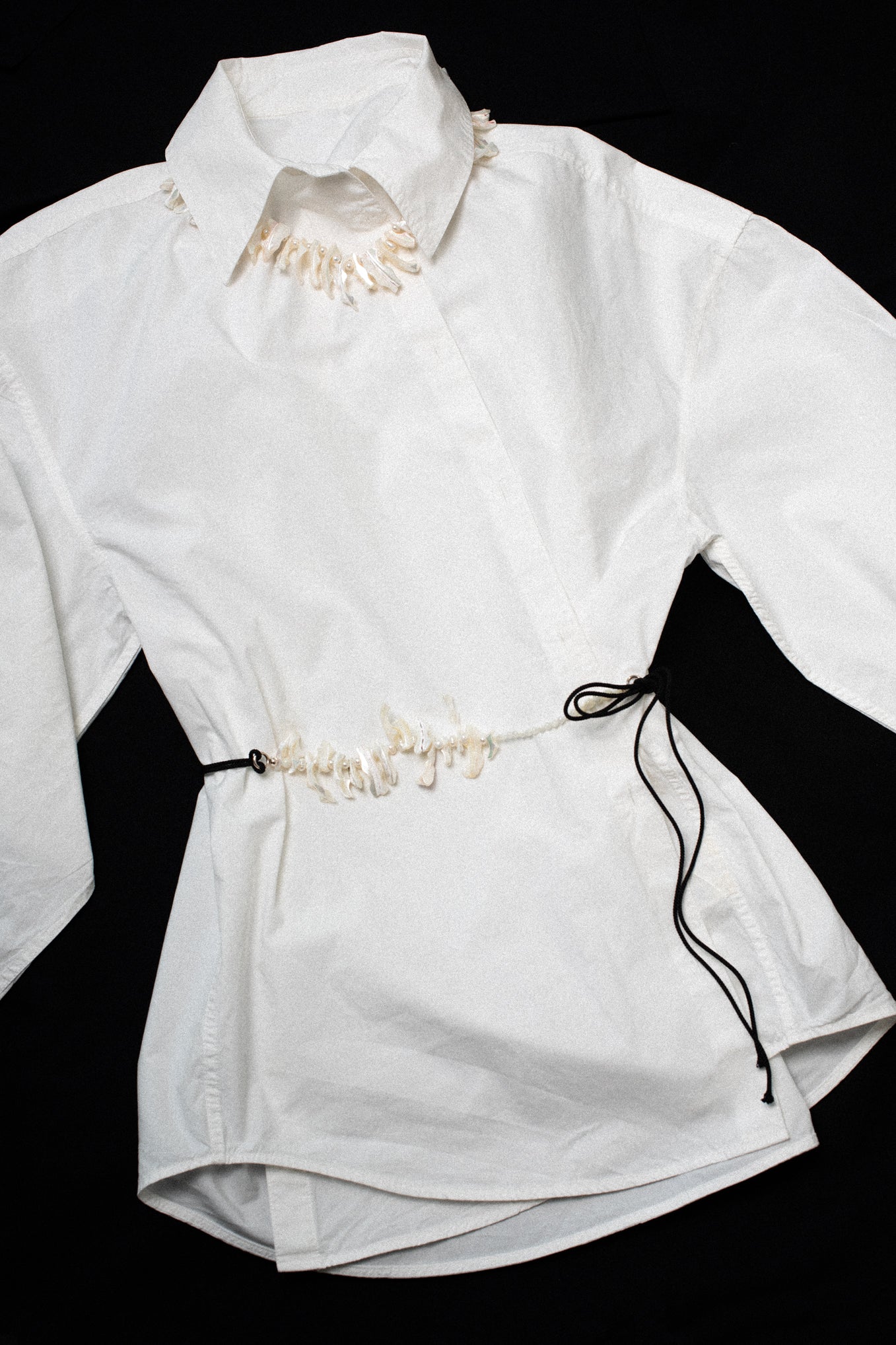 FISH BONE MOTHER OF PEARL SILK BELT