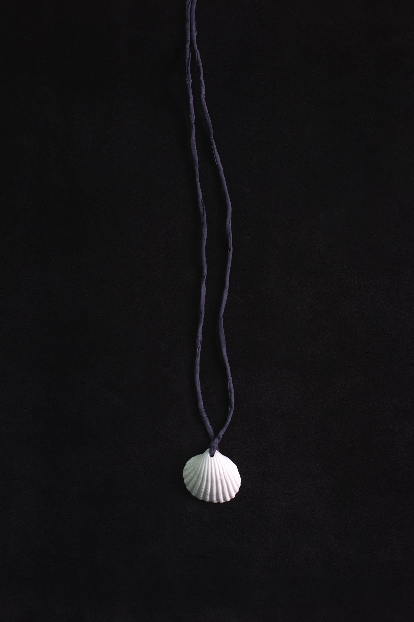 SHELL AMULET .01 PENDANT