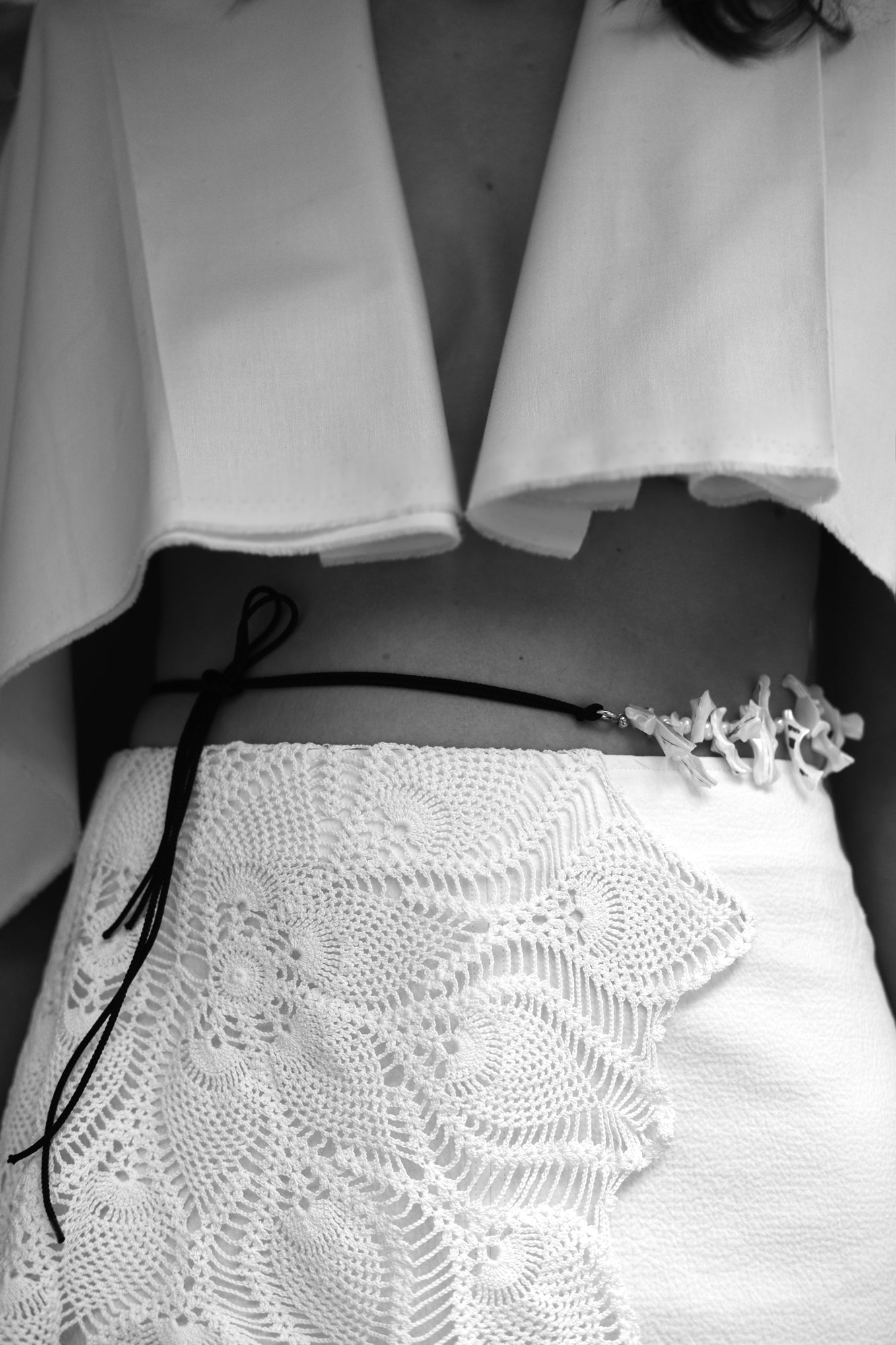 FISH BONE MOTHER OF PEARL SILK BELT