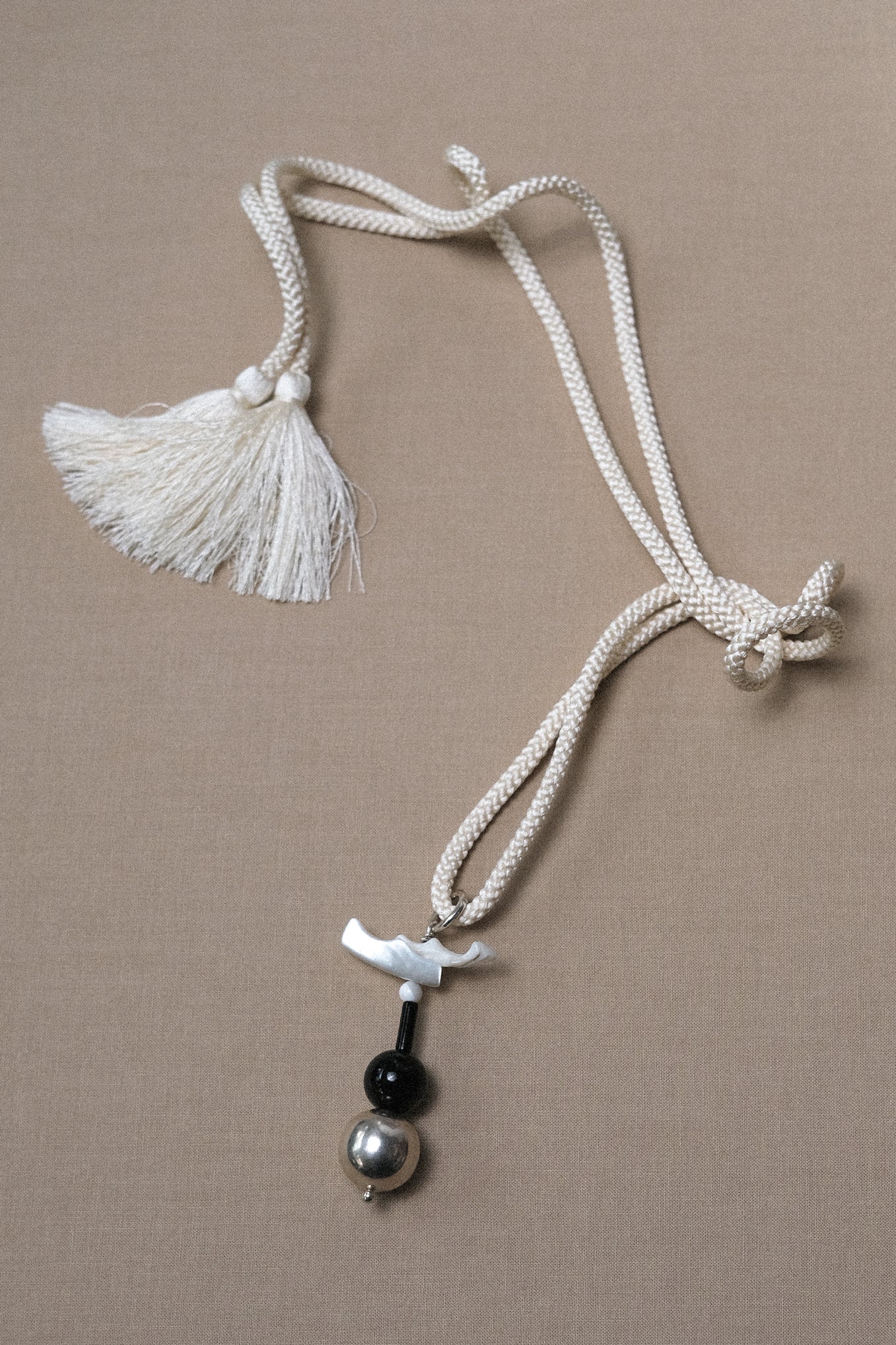 TOTEM PENDANT .01 - BLACK SILK