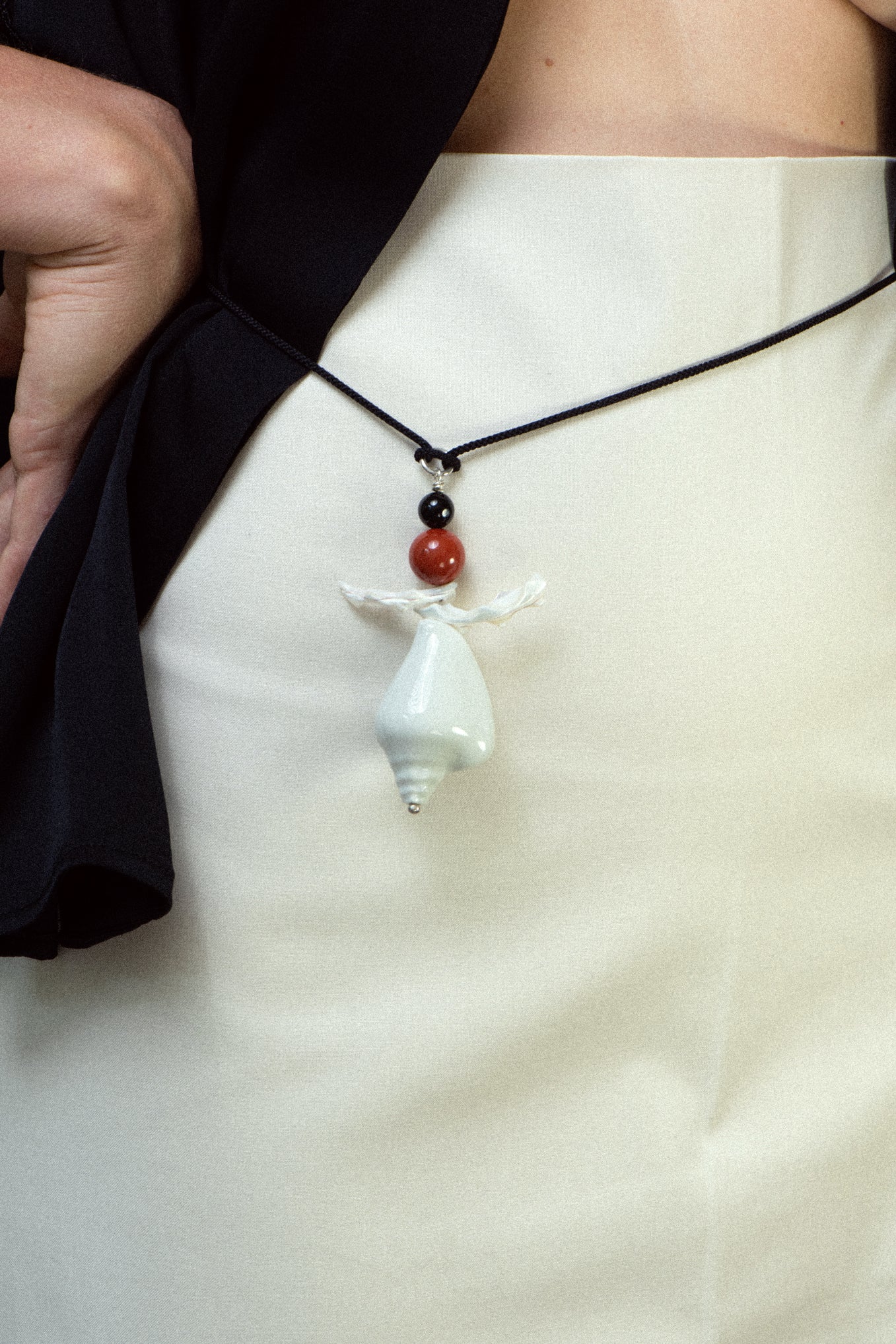 TOTEM SHELL AMULET PENDANT .02