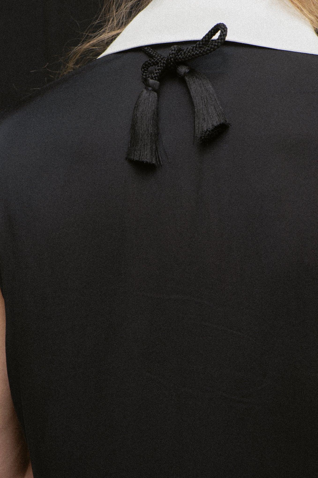 TOTEM PENDANT .01 - BLACK SILK