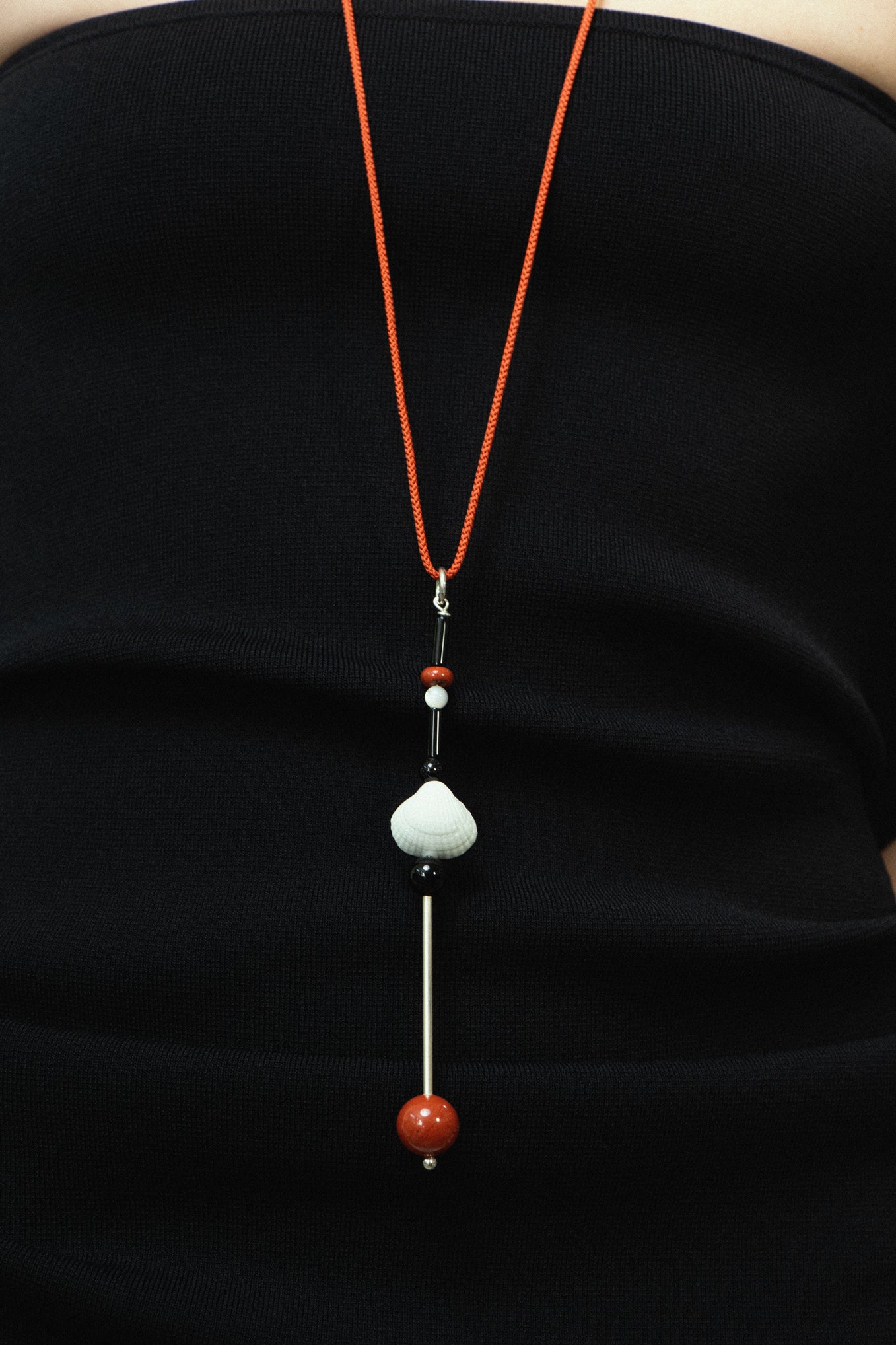 TOTEM SHELL AMULET PENDANT .03 - VERMILION