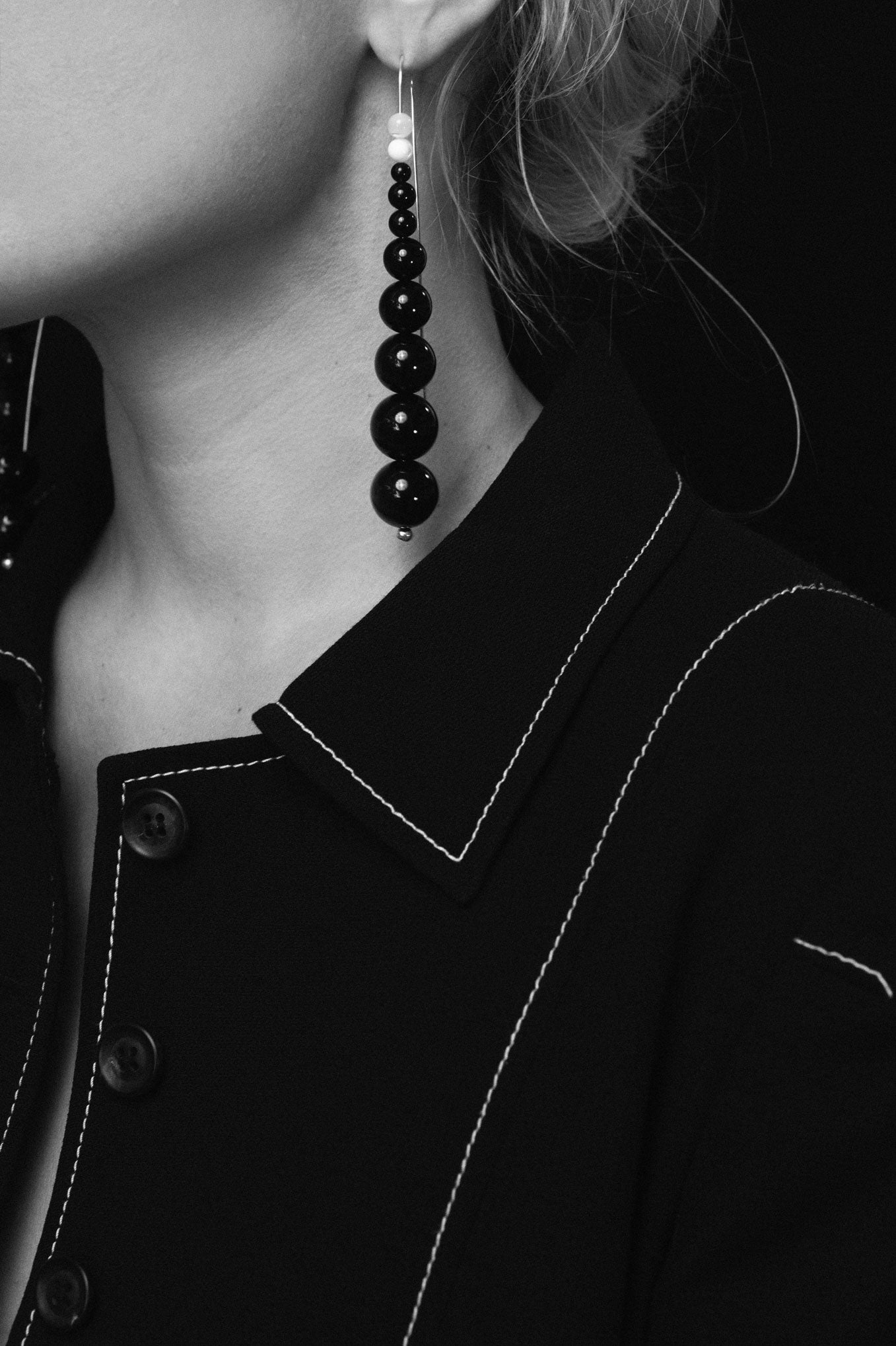 TOTEM HOOK EARRINGS IN ONYX & MOTHER OF PEARL
