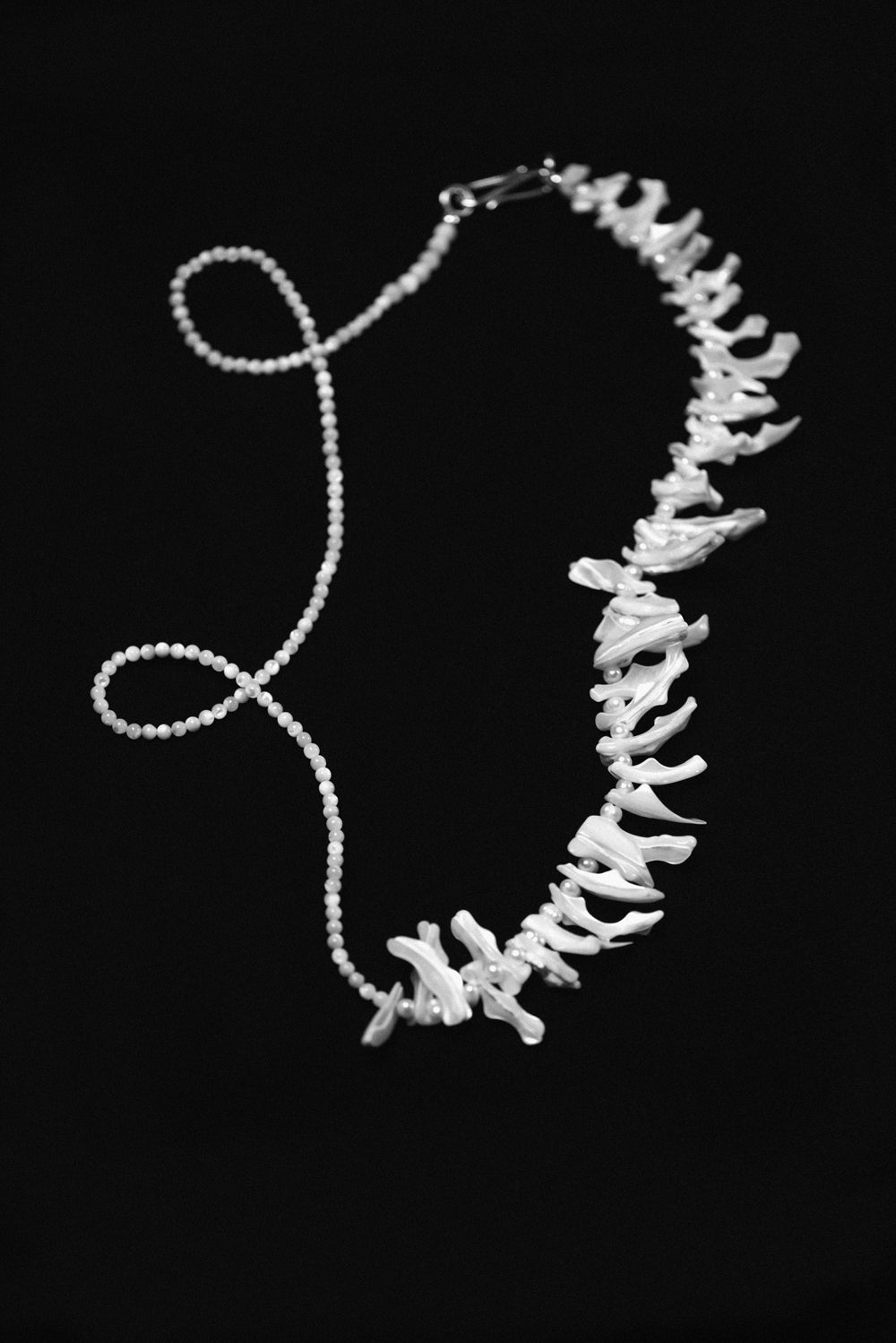 TOTEM FISH BONE MOTHER OF PEARL NECKLACE