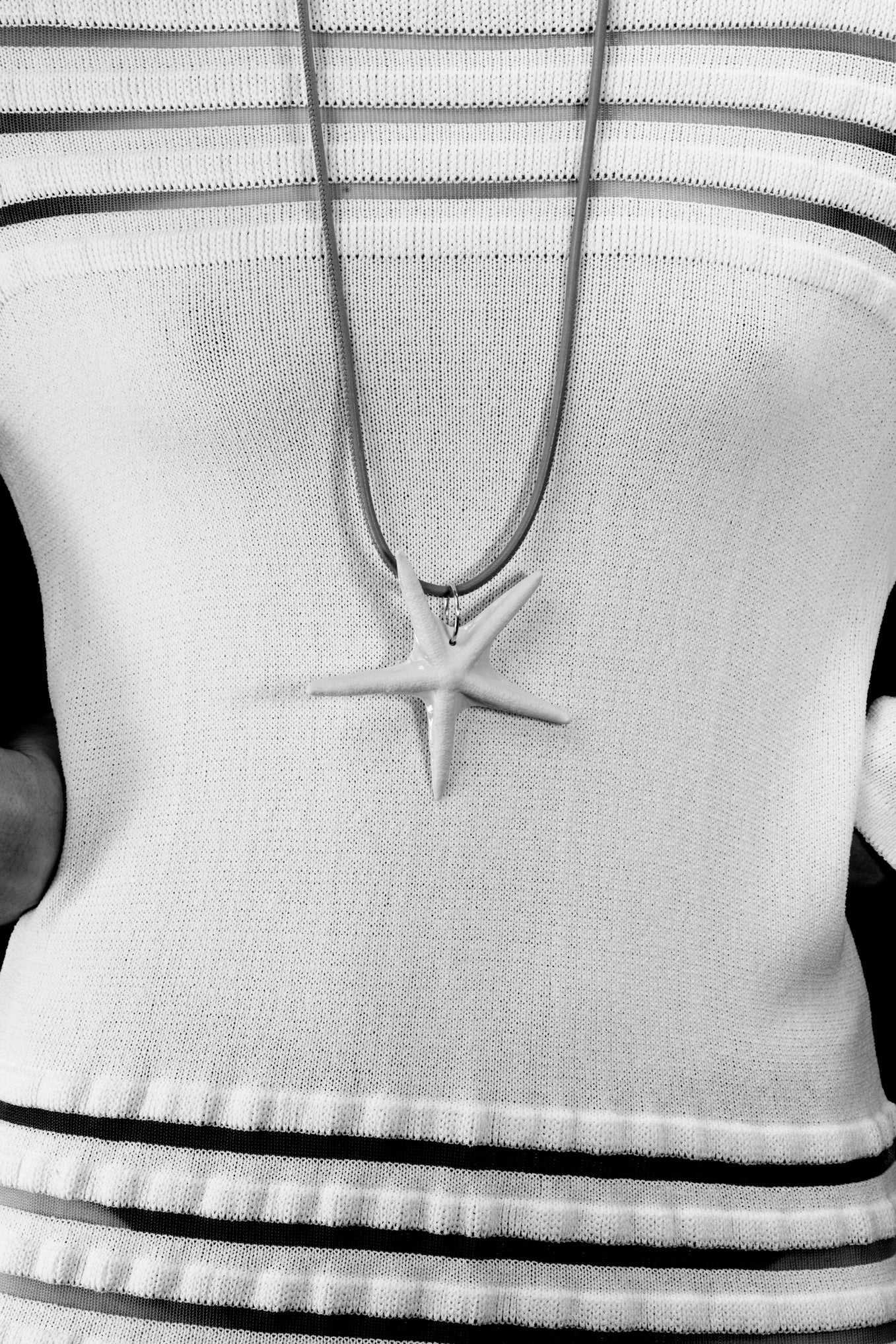 SEA STAR AMULET .01 PENDANT - WHITE