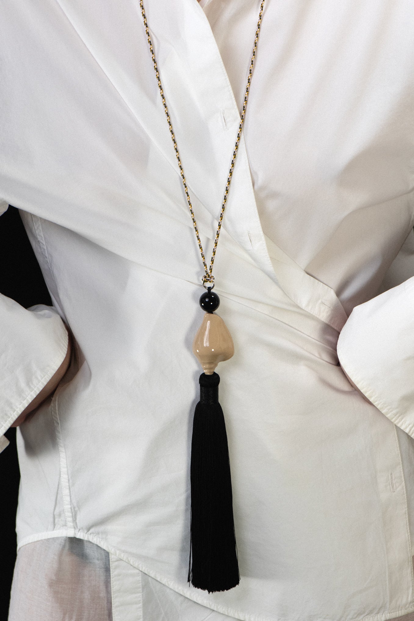 MANÀ x CARINA NICKLAS SHELL TASSEL NECKLACE .04  - BEIGE