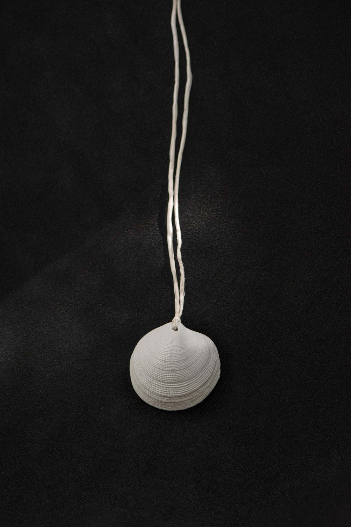 SHELL AMULET .03 PENDANT