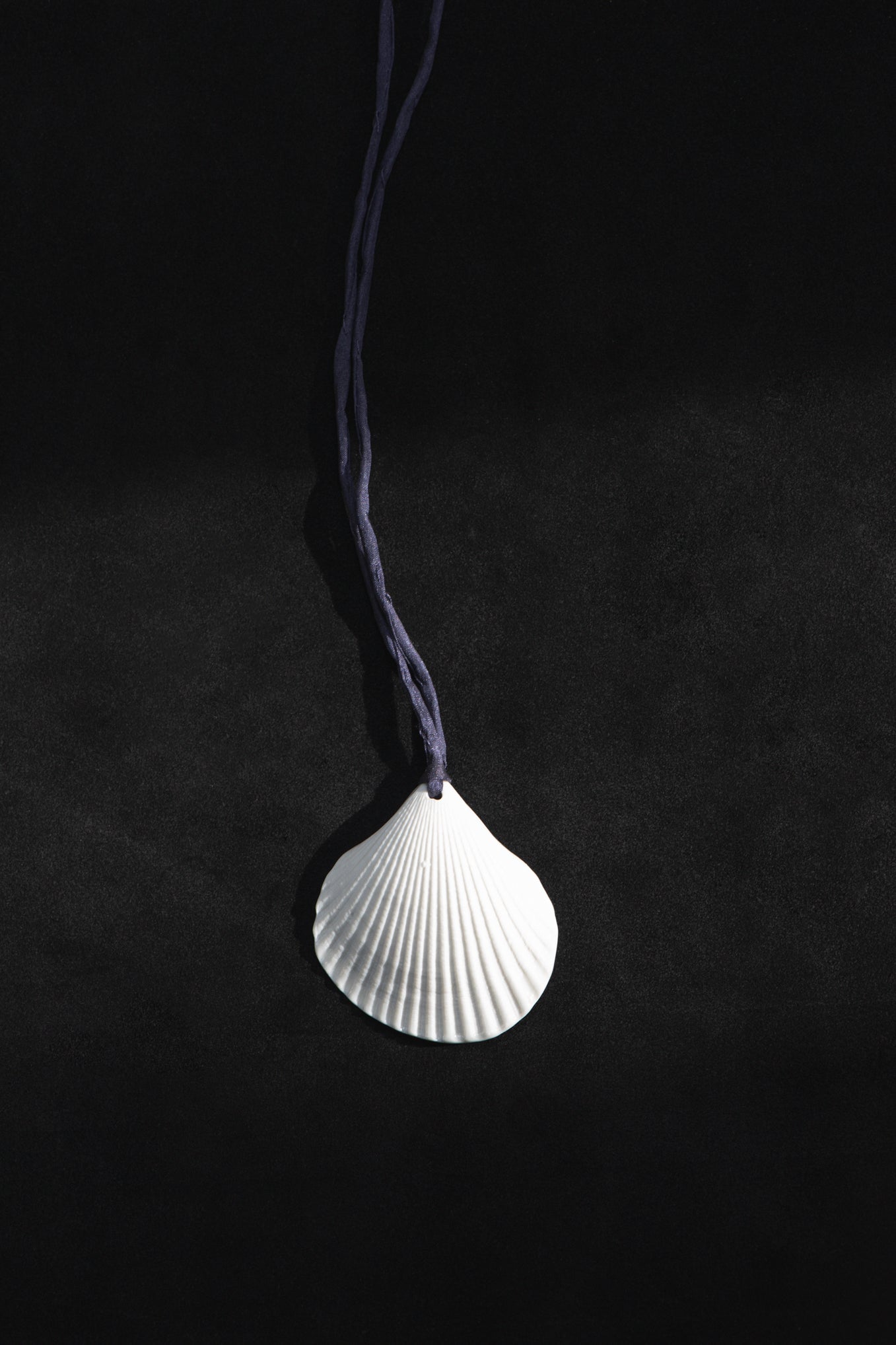 SHELL AMULET .02 PENDANT