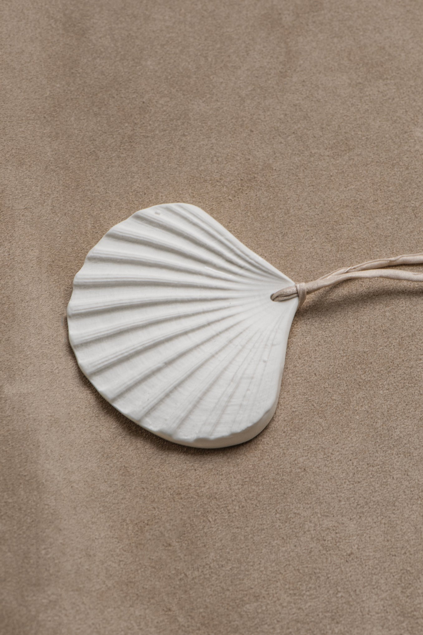 SHELL AMULET .08 PENDANT