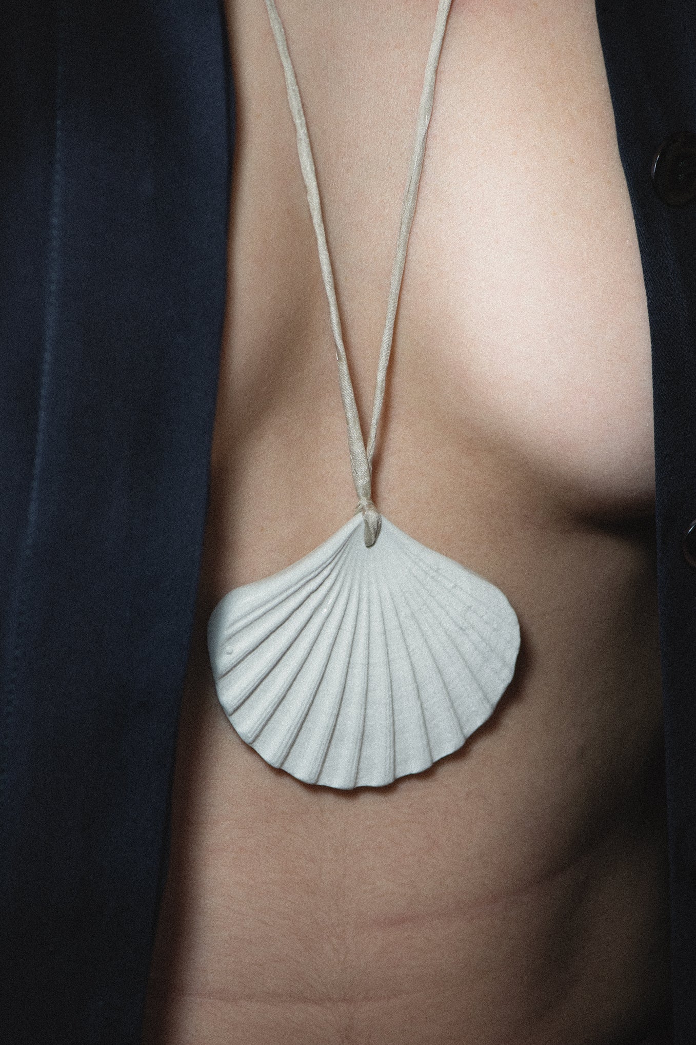 SHELL AMULET .08 PENDANT