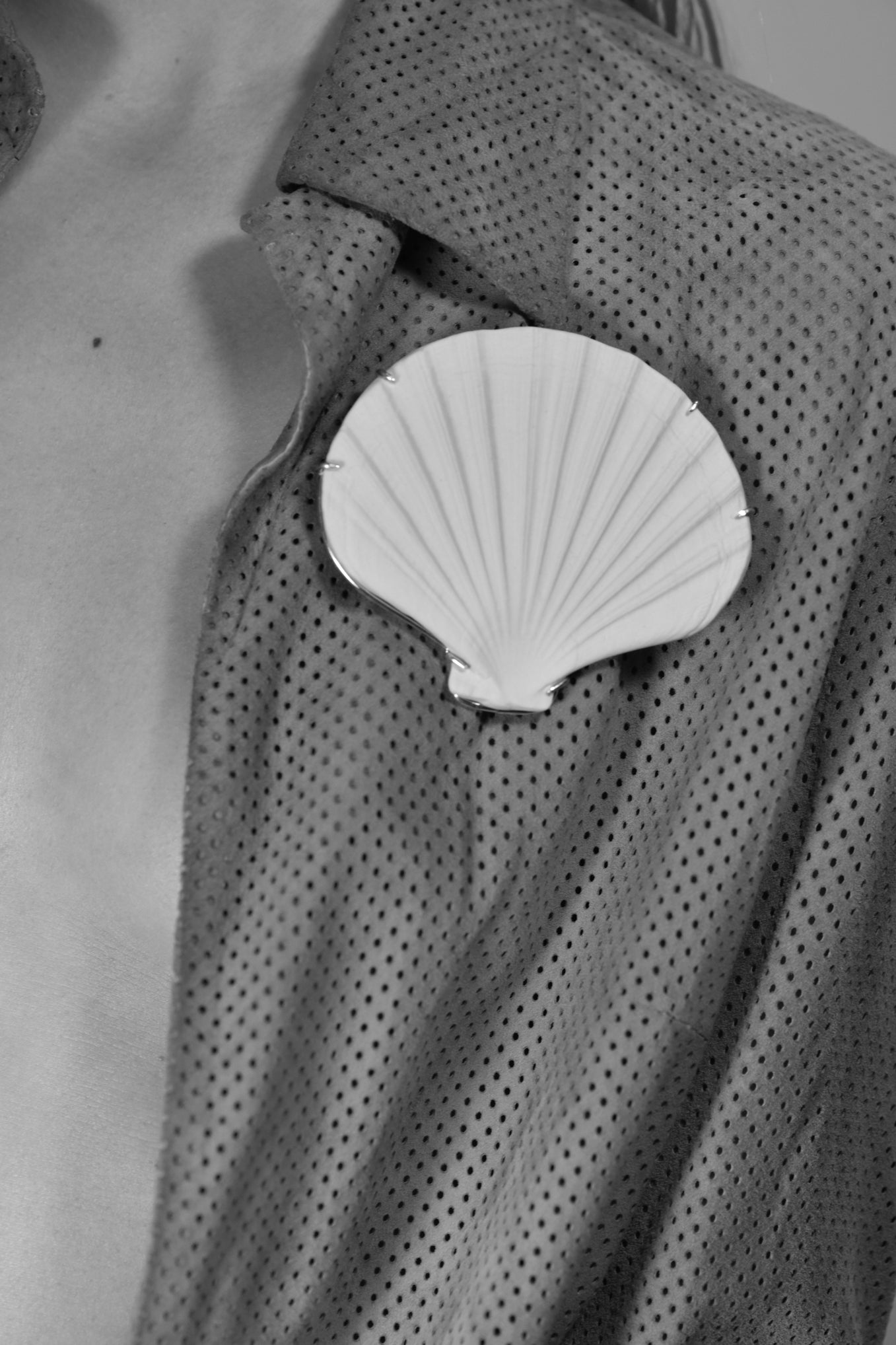 SHELL AMULET .07 BROOCH