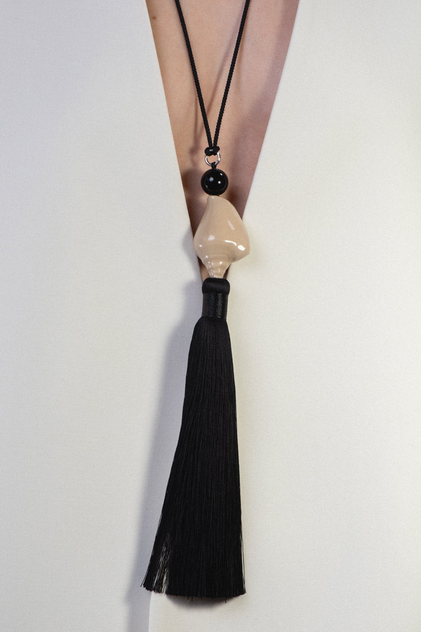 MANÀ x CARINA NICKLAS SHELL TASSEL NECKLACE .03  - BEIGE