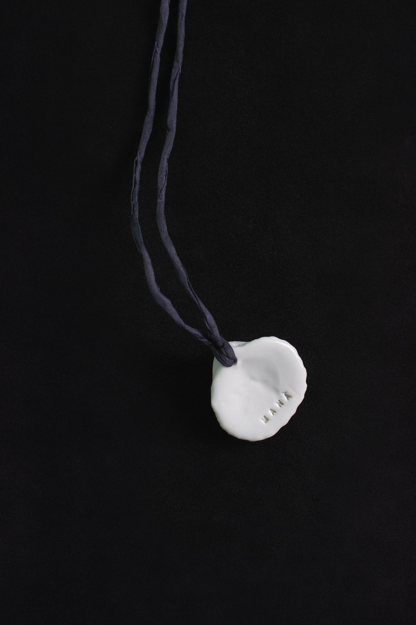 SHELL AMULET .01 PENDANT